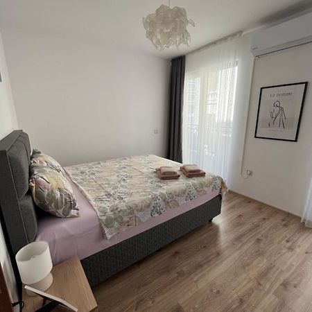 Azzurro Premium Apartment On Bulevard Bogoridi Burgas City Exteriér fotografie