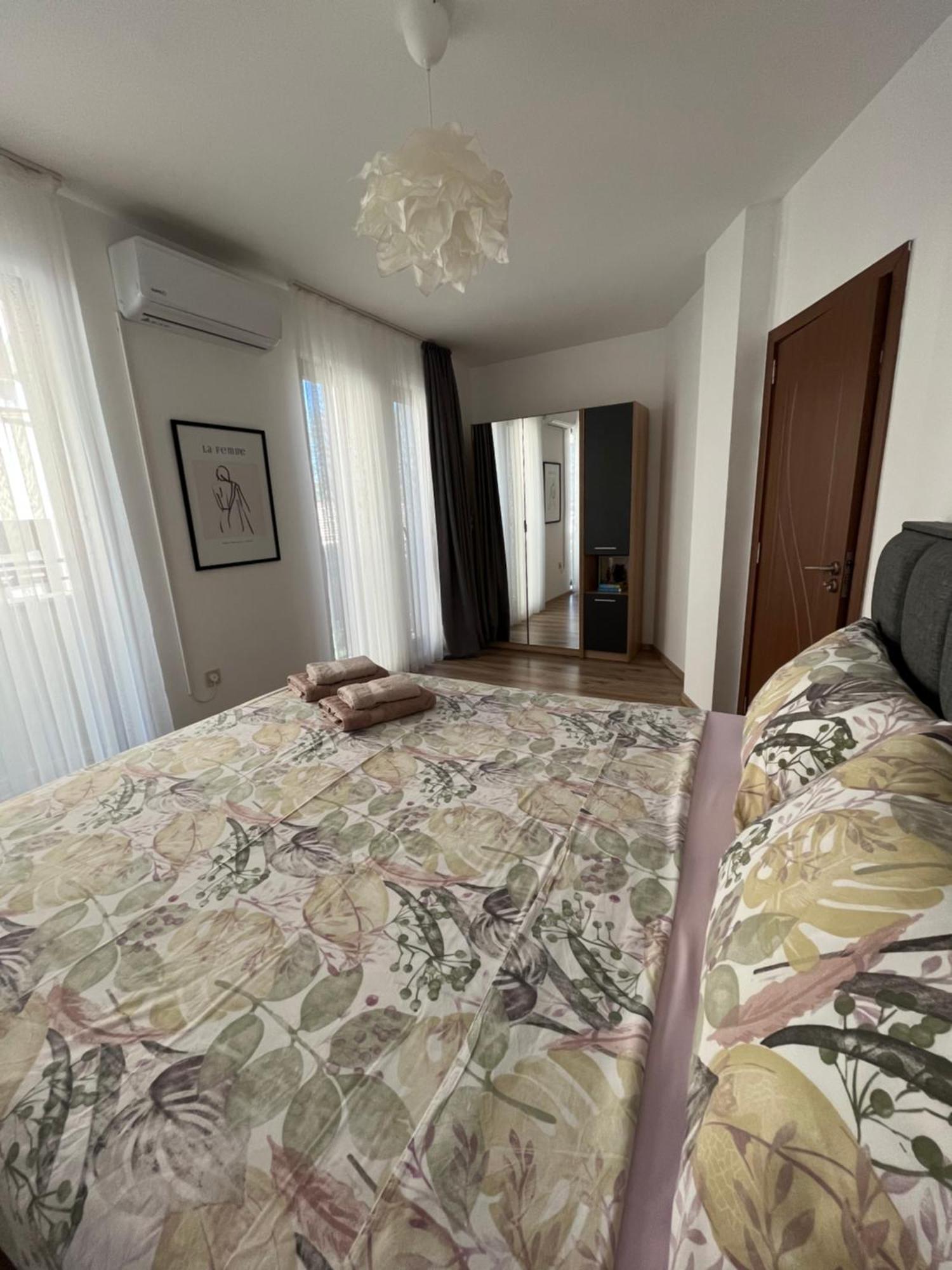 Azzurro Premium Apartment On Bulevard Bogoridi Burgas City Exteriér fotografie