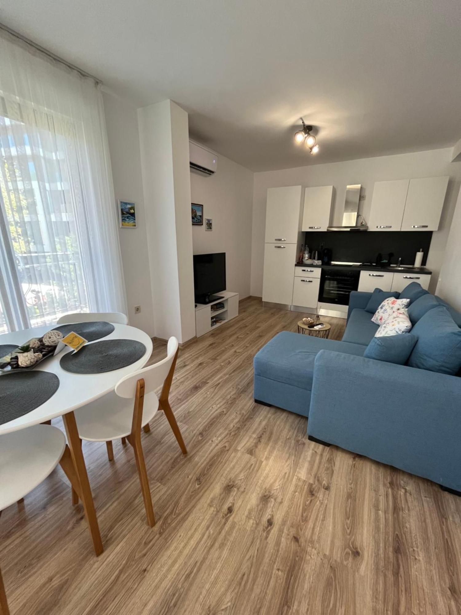 Azzurro Premium Apartment On Bulevard Bogoridi Burgas City Exteriér fotografie